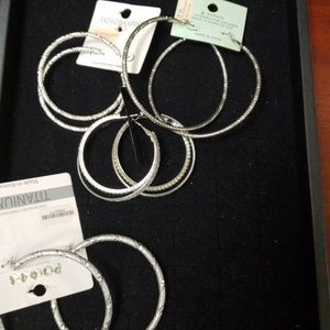 4 hoops